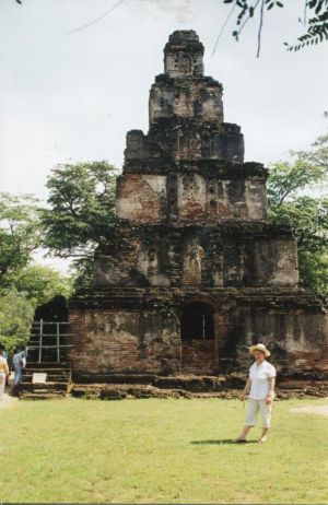Polonnaruwa - Dagoba piramide.jpg
